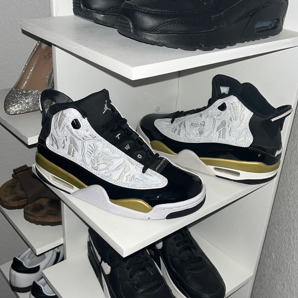 Jordan’s-size 4.5Youth!only wore these 3x max,bought them never really used them - Picture 2 of 4